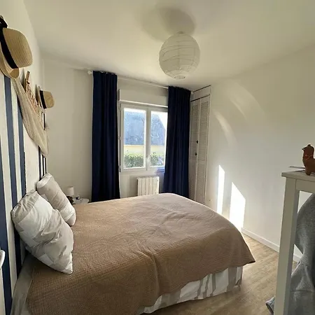 Maison Face A La Casa de Férias